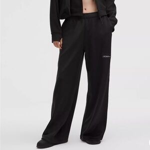 NEW Lululemon Plush Velour Mid-Rise Pant, M